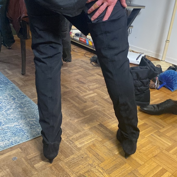 Up for sale is a pair of Mario Valentino long stretch boots. An amazing deal! - Picture 4 of 6